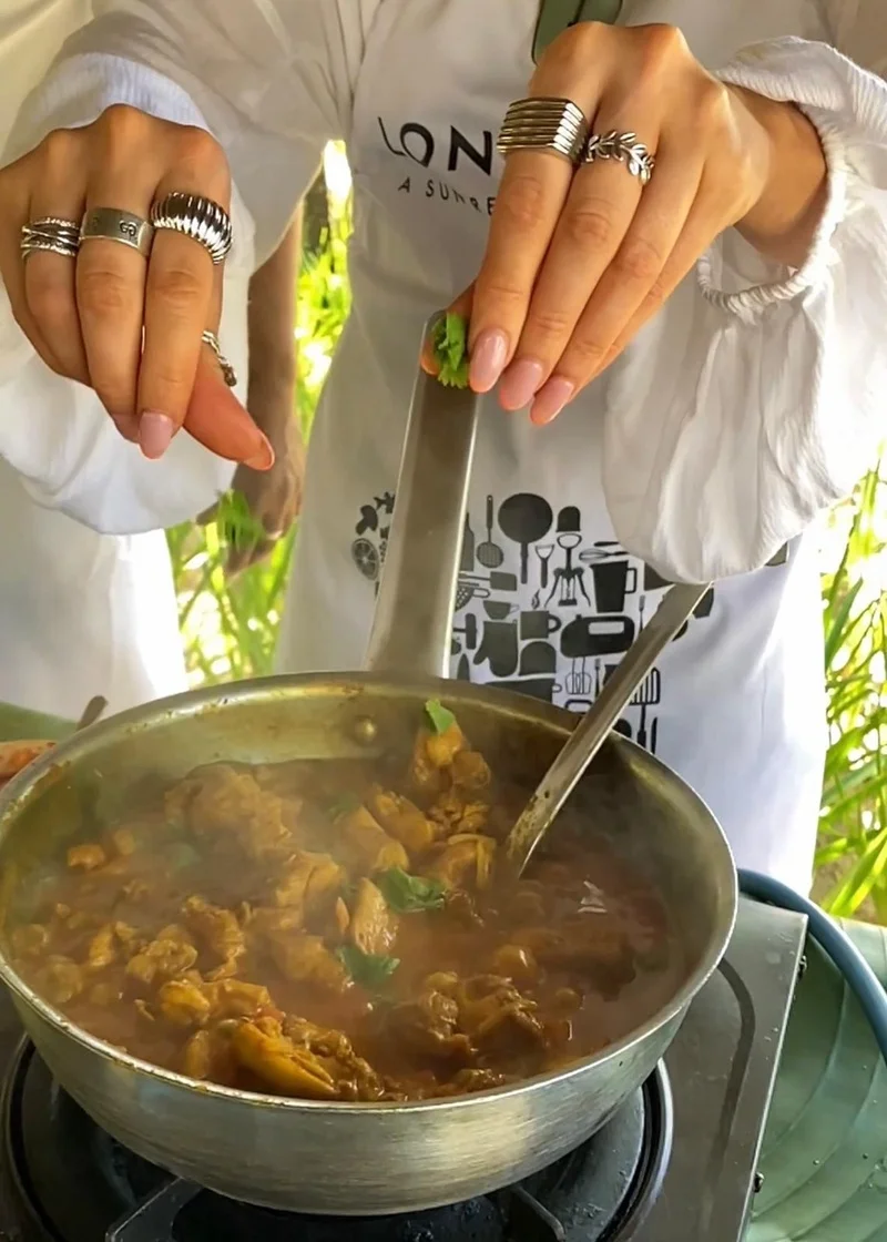 chicken-curry-from-mauritius.webp