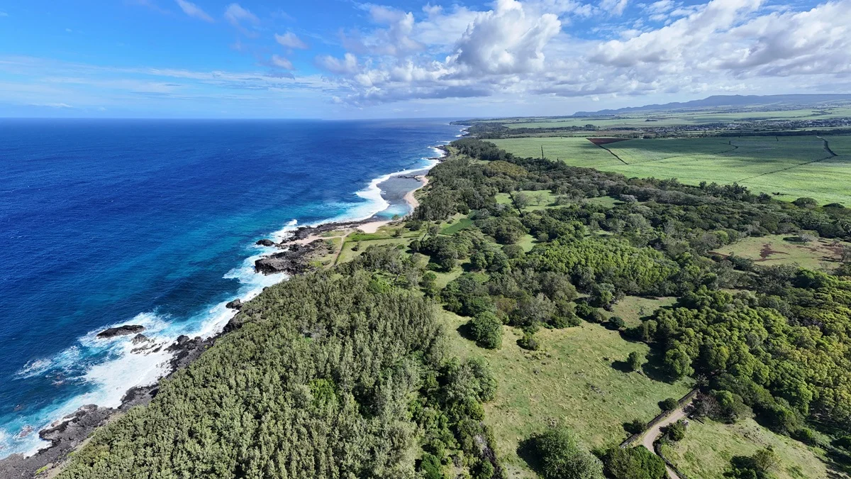 hiking-the-wild-south-near-le-soufleur-.webp