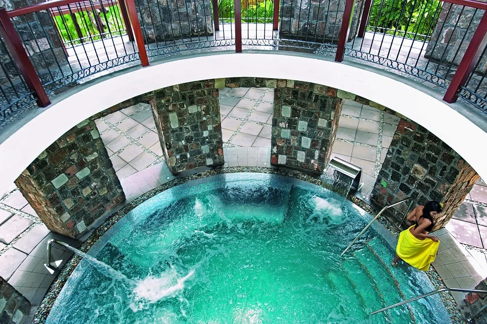 hydrotherapy-and-wellness-experience-at-le-jadis-mauritius.webp