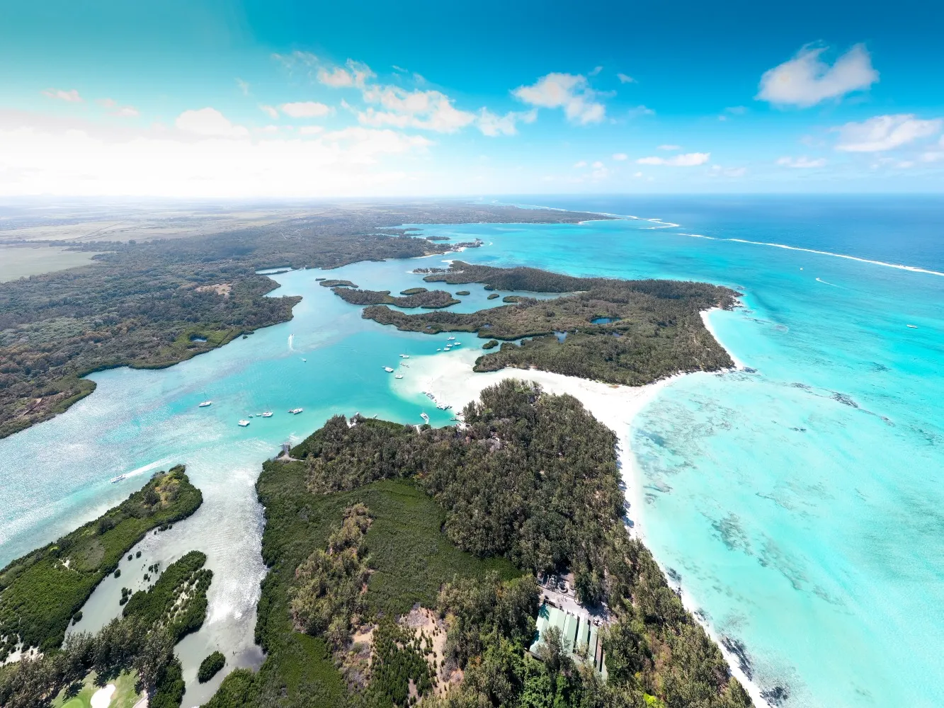 ile-aux-cerfs-.webp