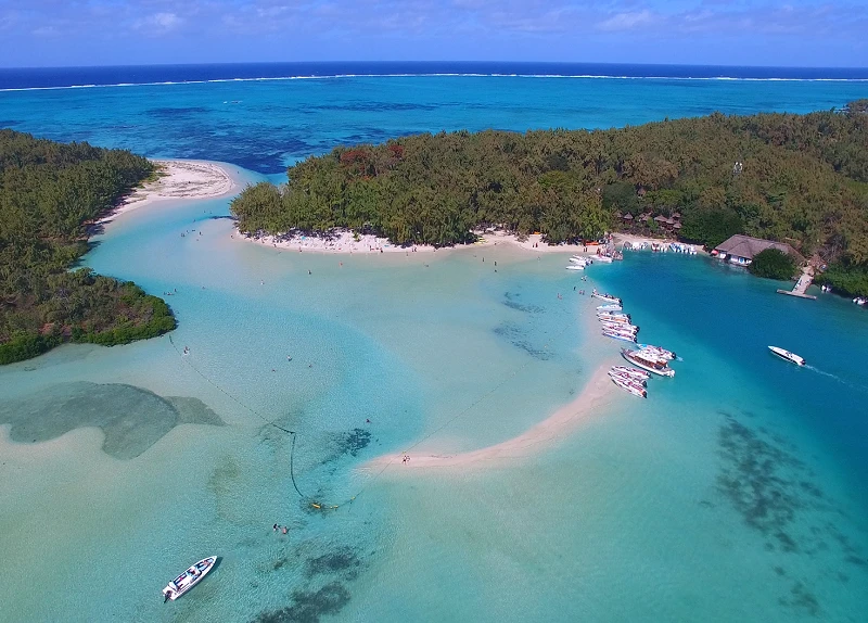 ile-aux-cerfs.webp