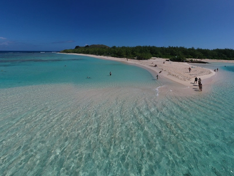ilot-gabriel-day-cruise-in-mauritius-speedboat-tour.webp