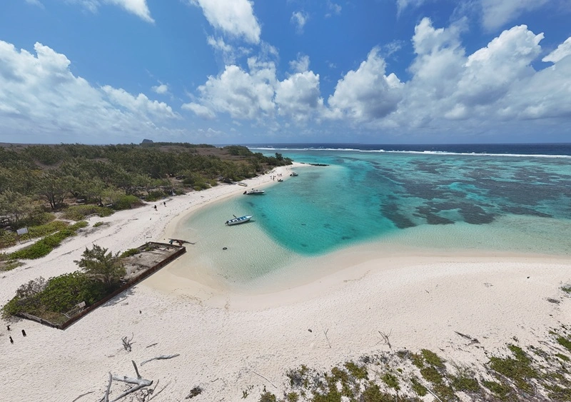ilot-gabriel-in-the-north-of-mauritius-day-cruise.webp