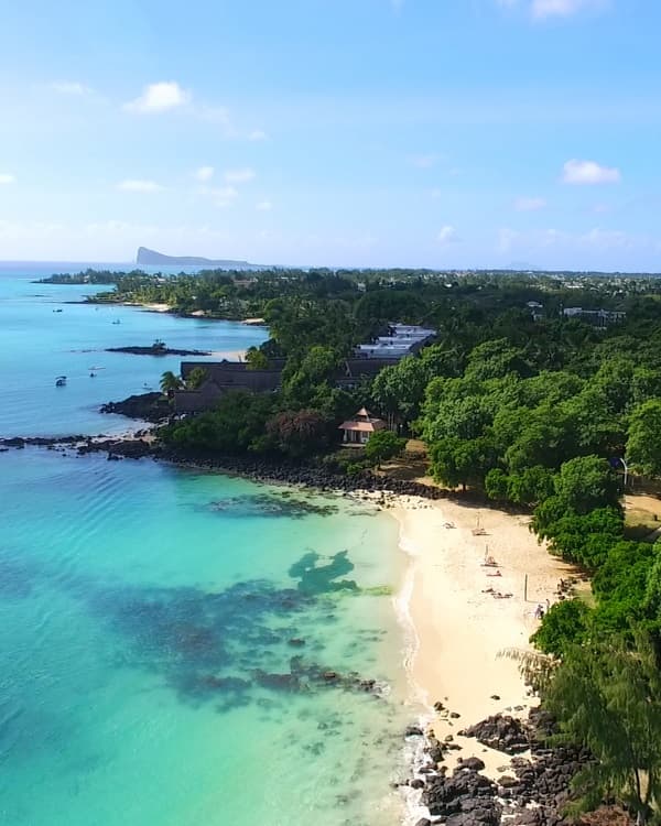 la-cuvette-beach-in-mauritius.jpg
