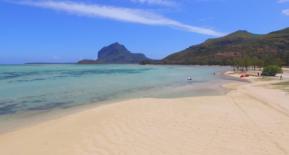 la-prairie-beach-in-mauritius.jpg