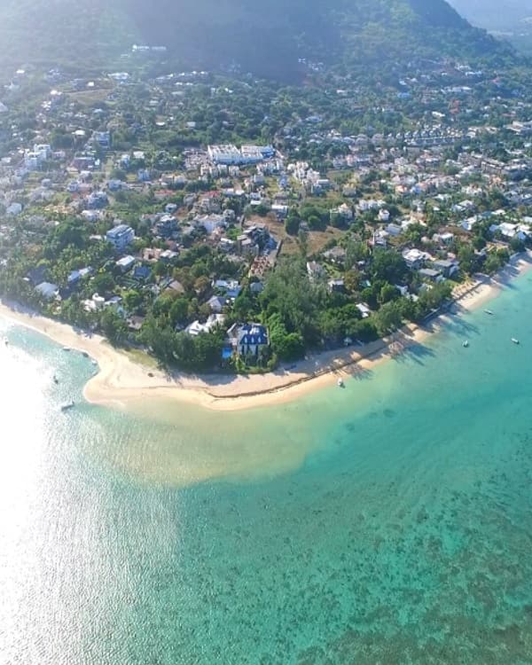 la-preneuse-beach.jpg