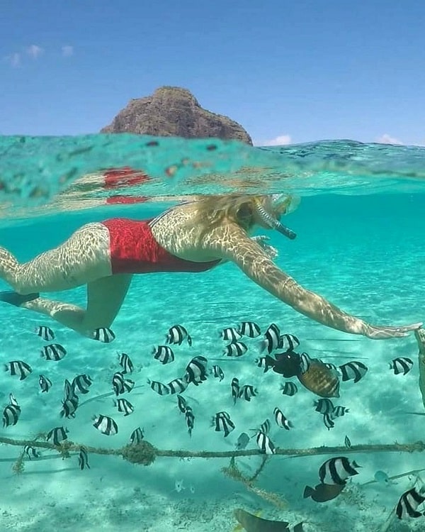 snorkeling-spot-in-mauritius-le-morne.jpg