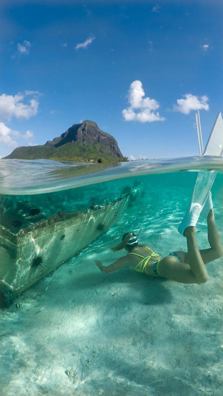 snorkelling-in-mauritius-.webp