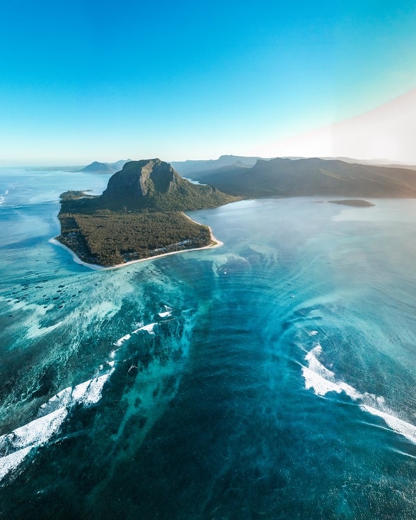 Bonus: Underwater Waterfall