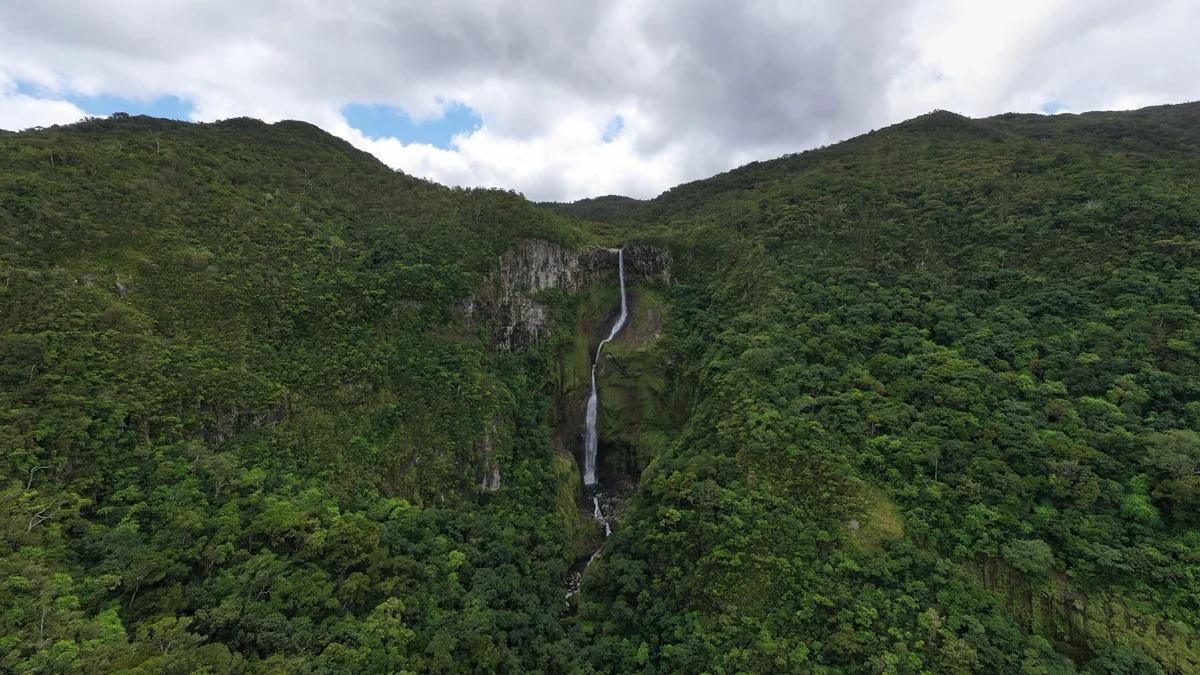500 Feet Waterfall Beach photo 1