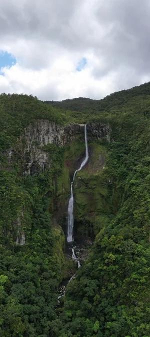 Évasion Côtière : Route Panoramique et Plages Secrètes