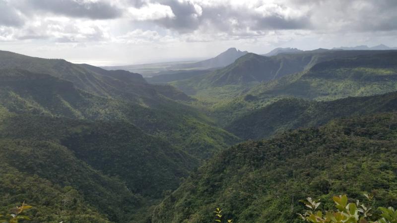 black-river-gorges-view-point-.webp