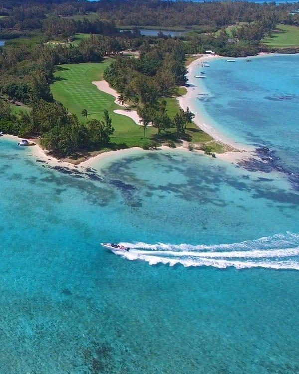 Ile aux Cerfs Speedboat Tour