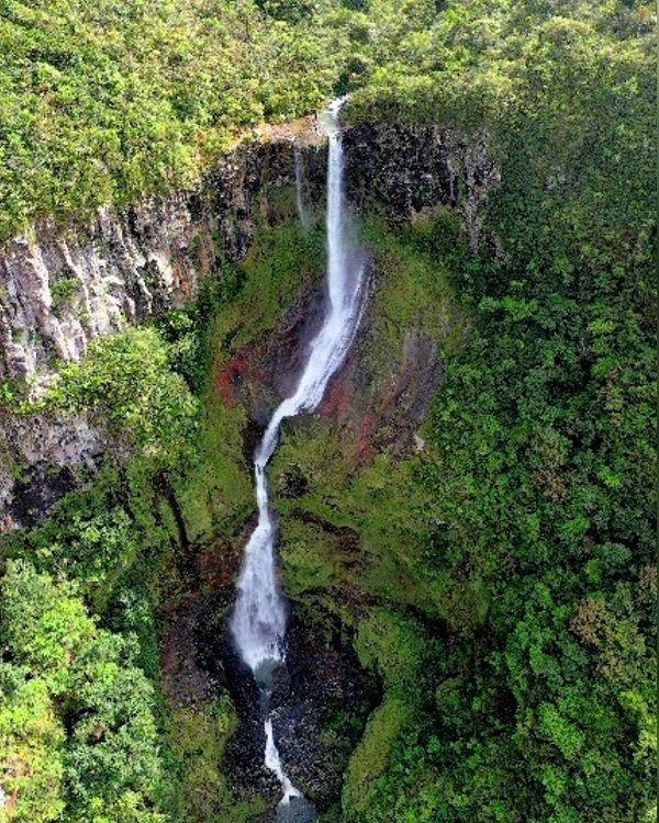 500 Feet Waterfall Beach photo 4