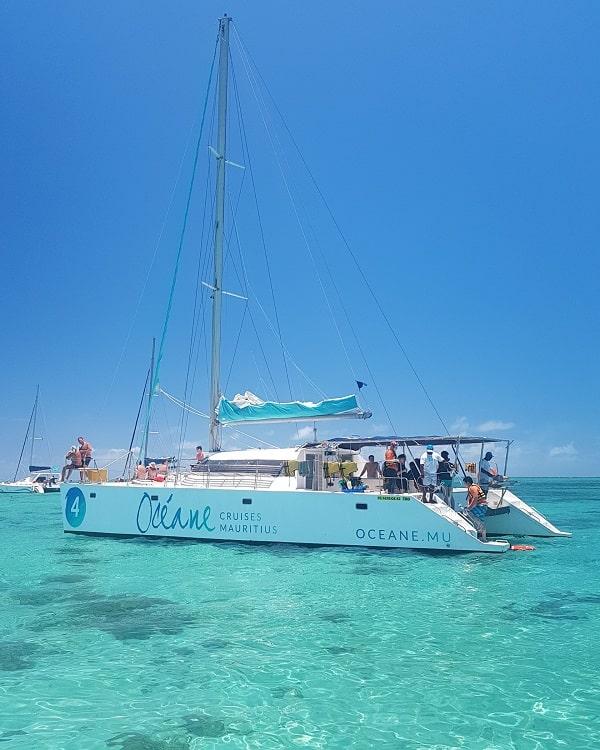 Catamaran - Ile aux Bénitiers - Shared