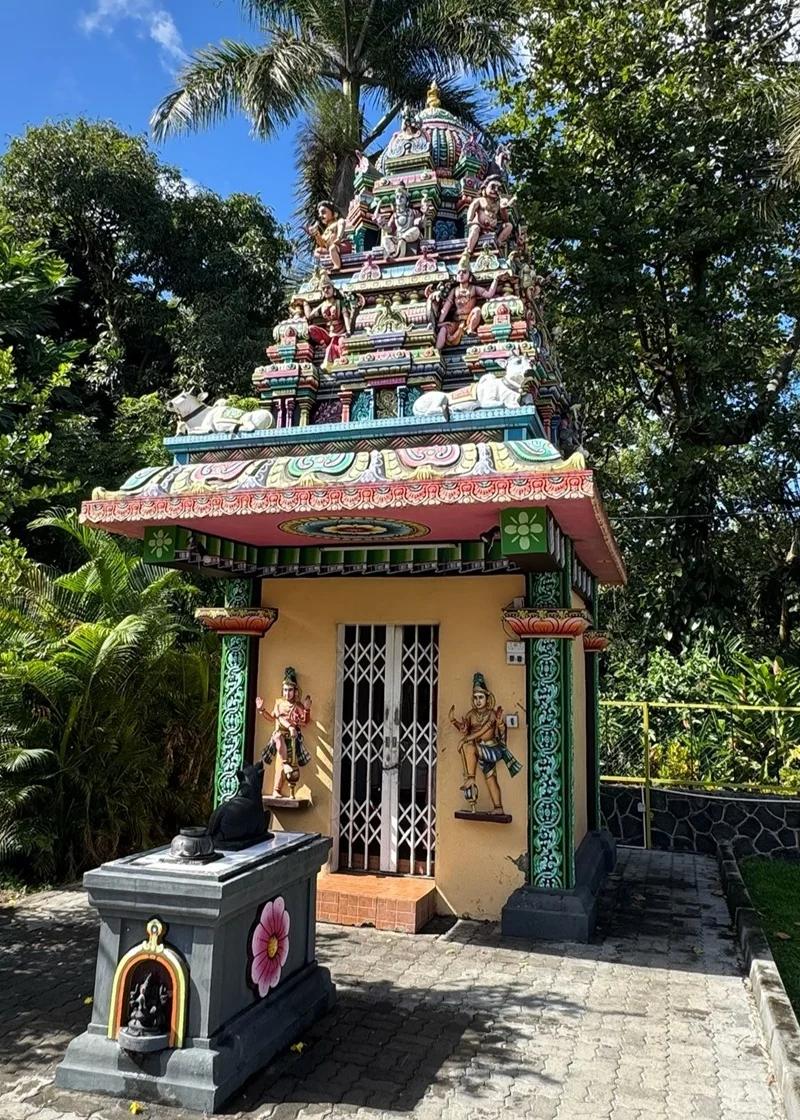 Labaraque Mariamen Kovil Mauritius | Tamil Hindu Temple in L’Escalier Beach photo 8