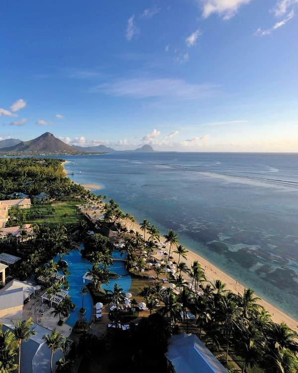 Spiaggia tropicale a Flic en Flac Mauritius affacciata sull'Oceano Indiano