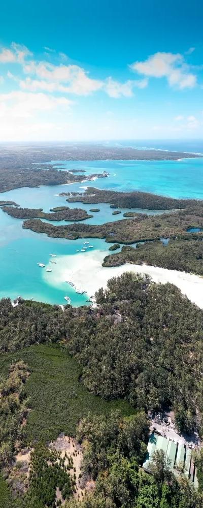 Catamaran Cruises - Ile aux Cerfs - Shared Beach photo 4