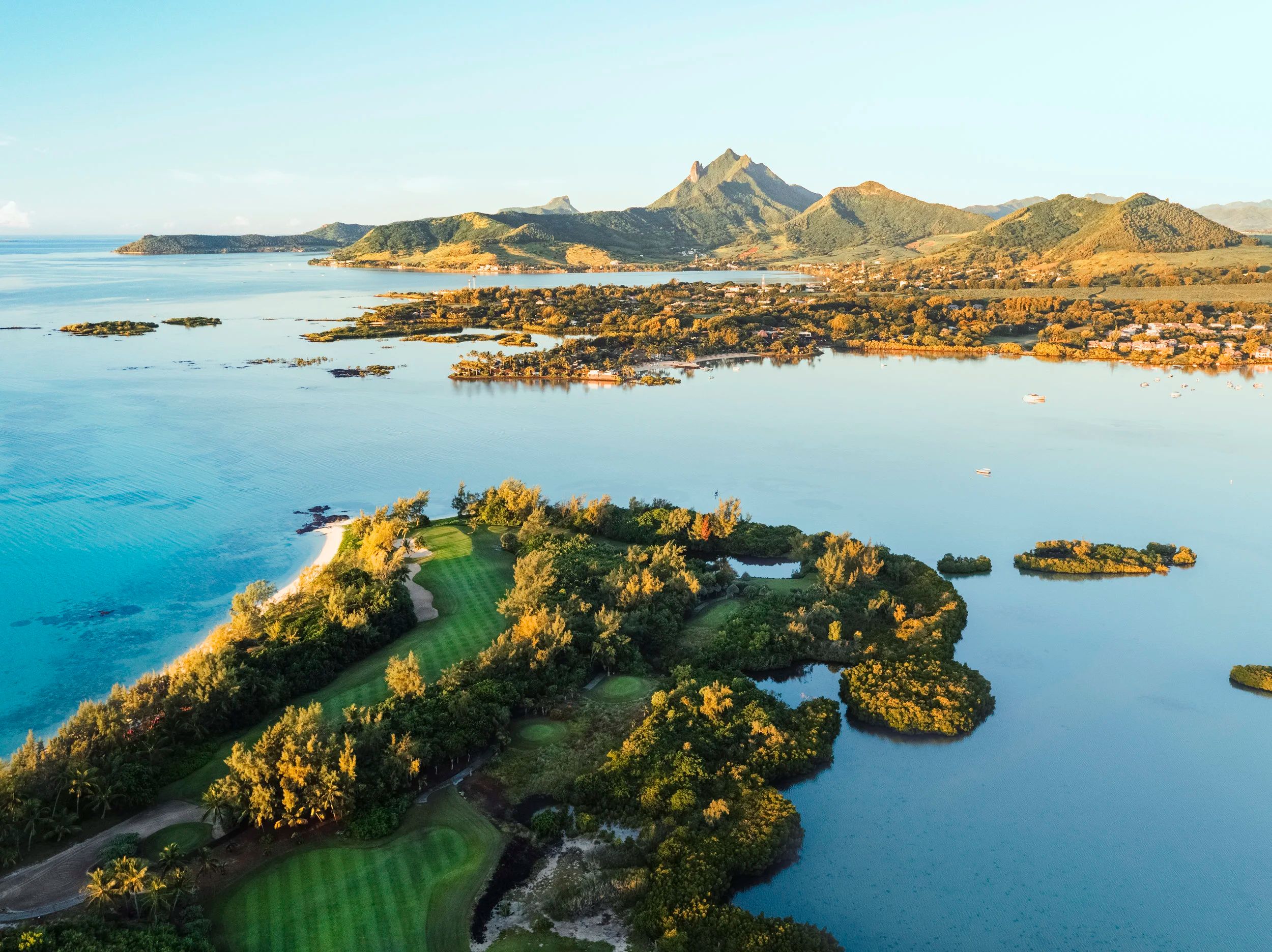 ile-aux-cerfs-golf-course-in-mauritius-golf-guide.webp