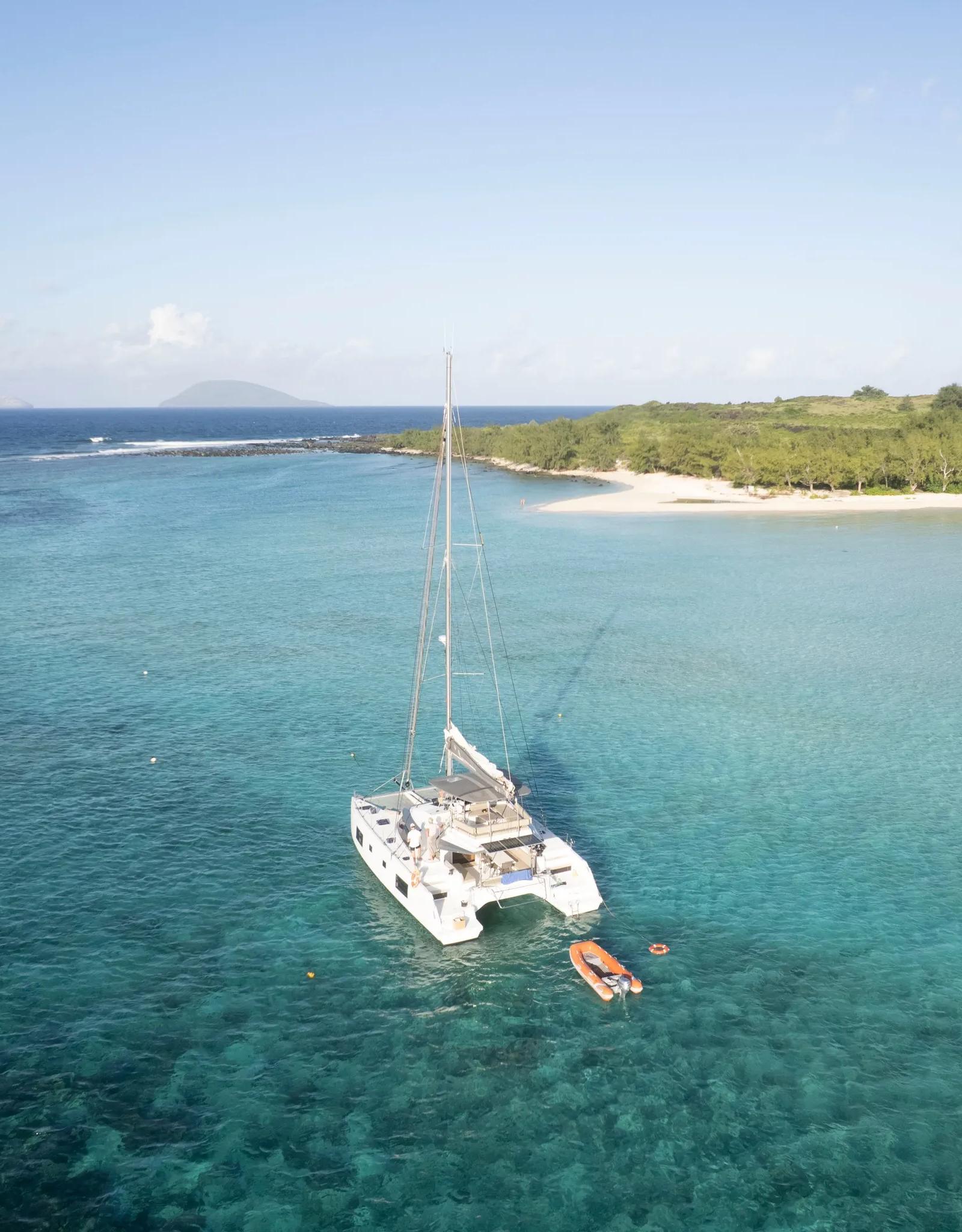 Catamarán – Ilot Gabriel e Islas del Norte – Excursión compartida