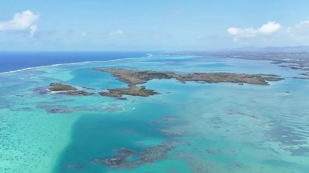 Ile d'Ambre Beach photo 2