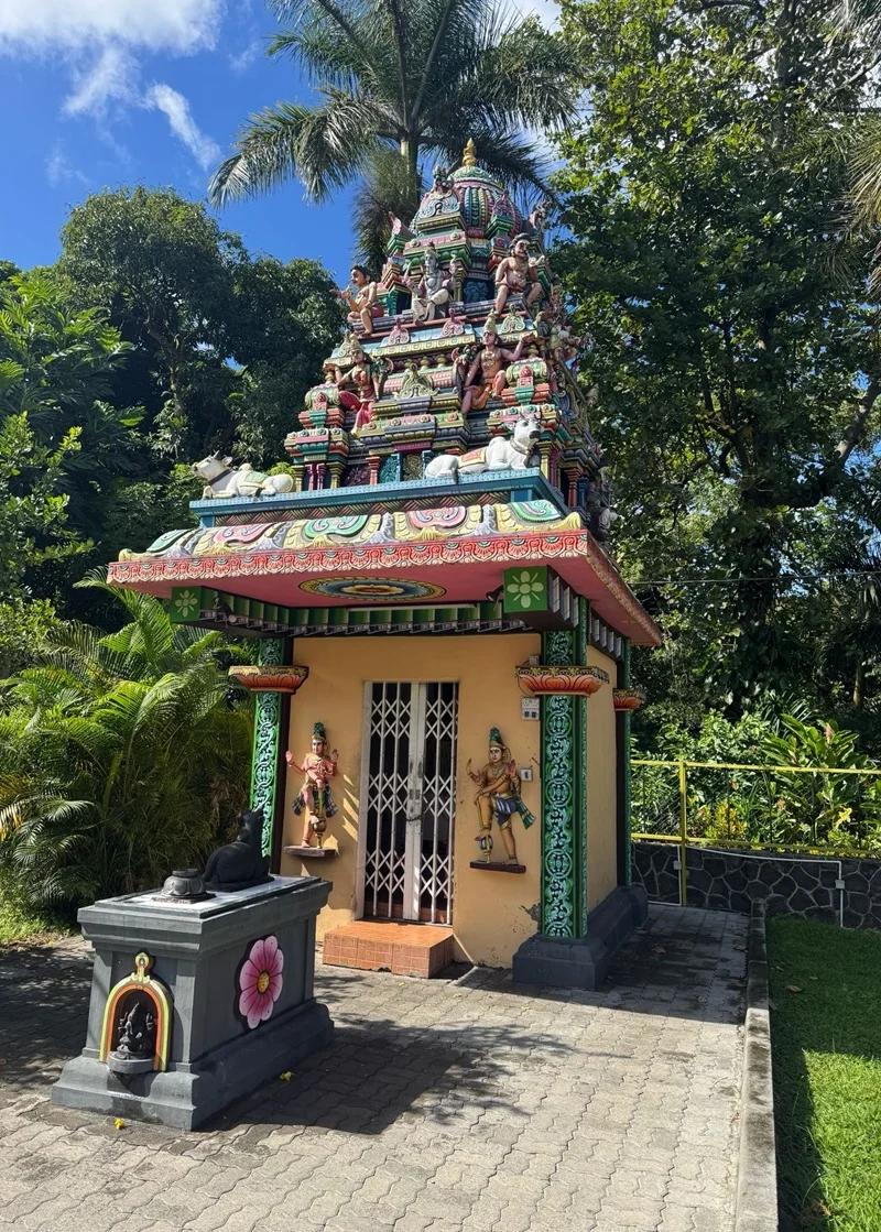 Labaraque Mariamen Kovil Mauritius | Tamil Hindu Temple in L’Escalier Beach photo 10