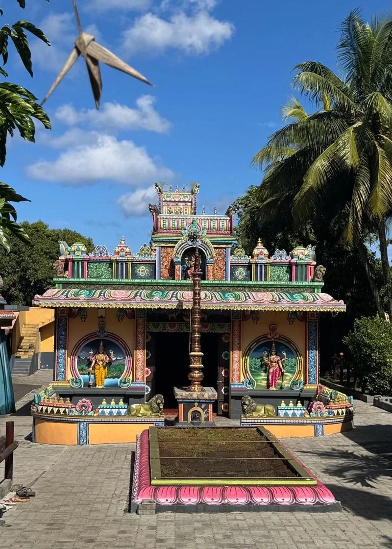 Labaraque Mariamen Kovil Mauritius | Tamil Hindu Temple in L’Escalier Beach photo 4