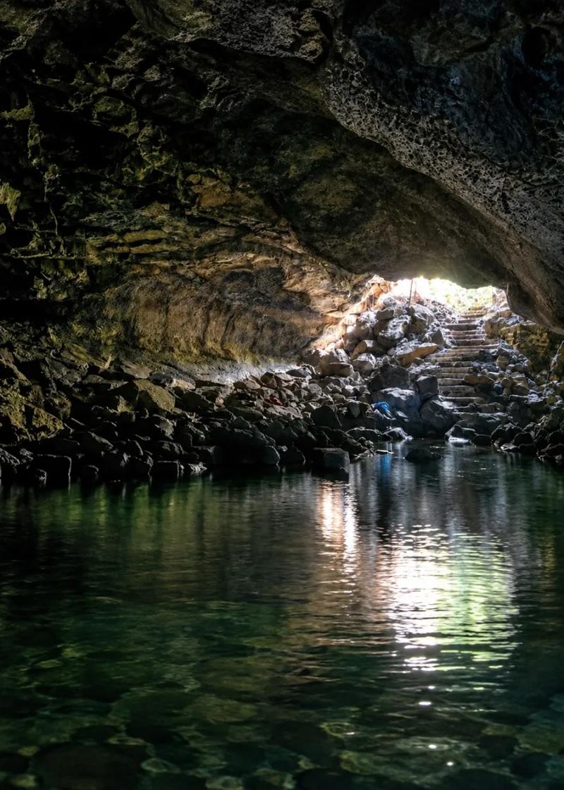 Roches Noires Lava Tubes