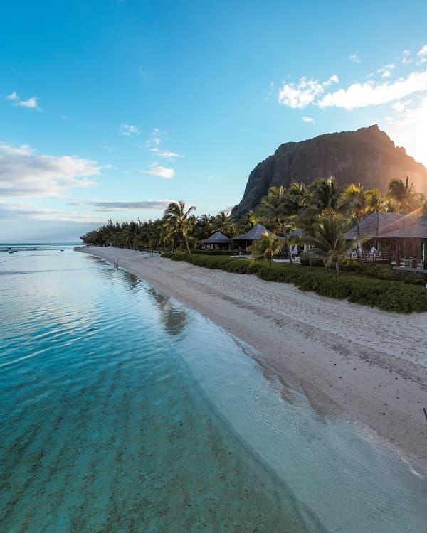 Reisefoto von Le Morne auf Mauritius, einem der besten Orte der Insel für Strände, Wandern, Kitesurfen und Landschaftsfotografie.