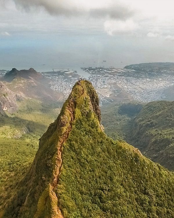 Le Pouce Mountain