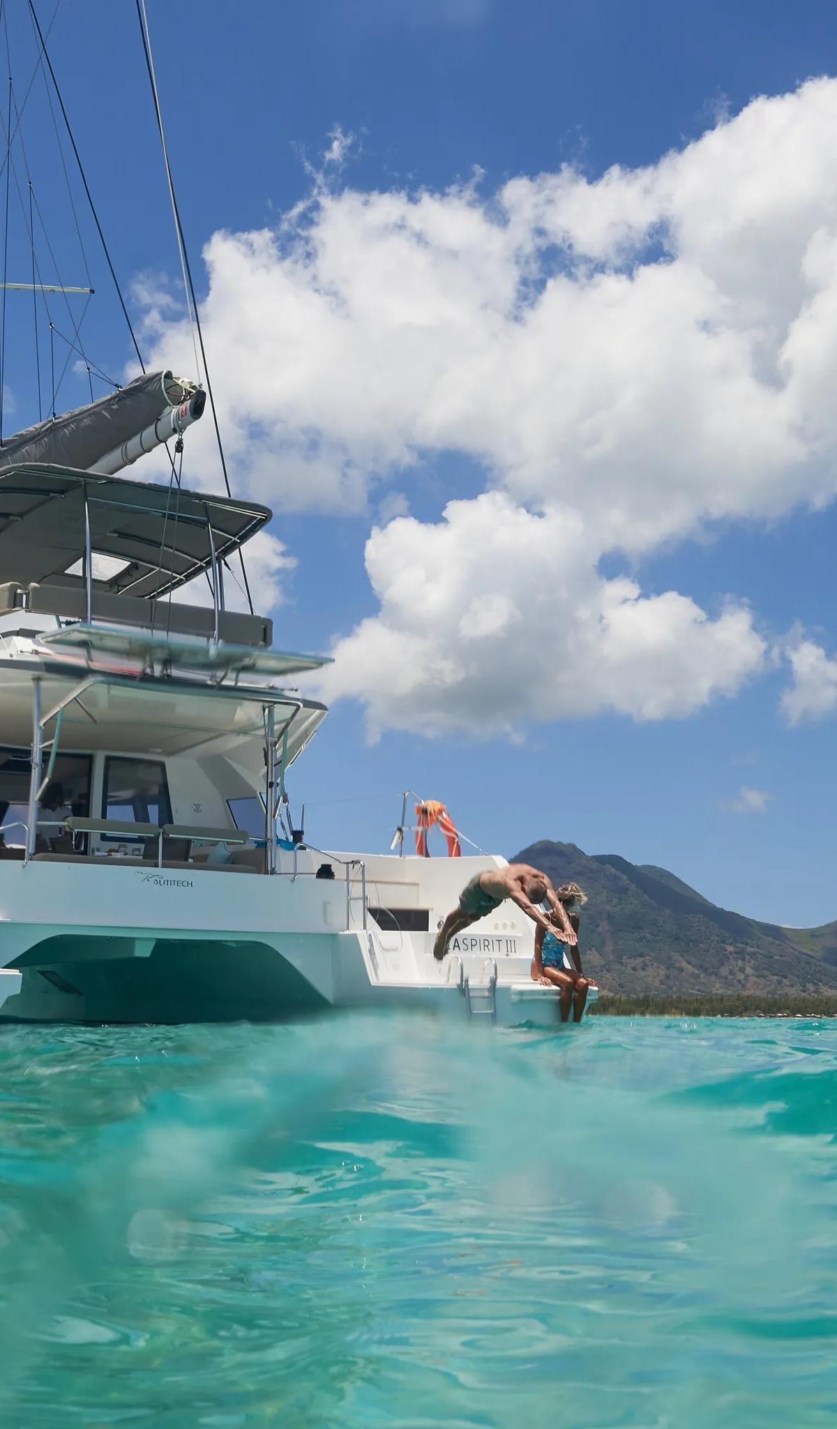 Catamaran Liveonboard Multi-day Experience