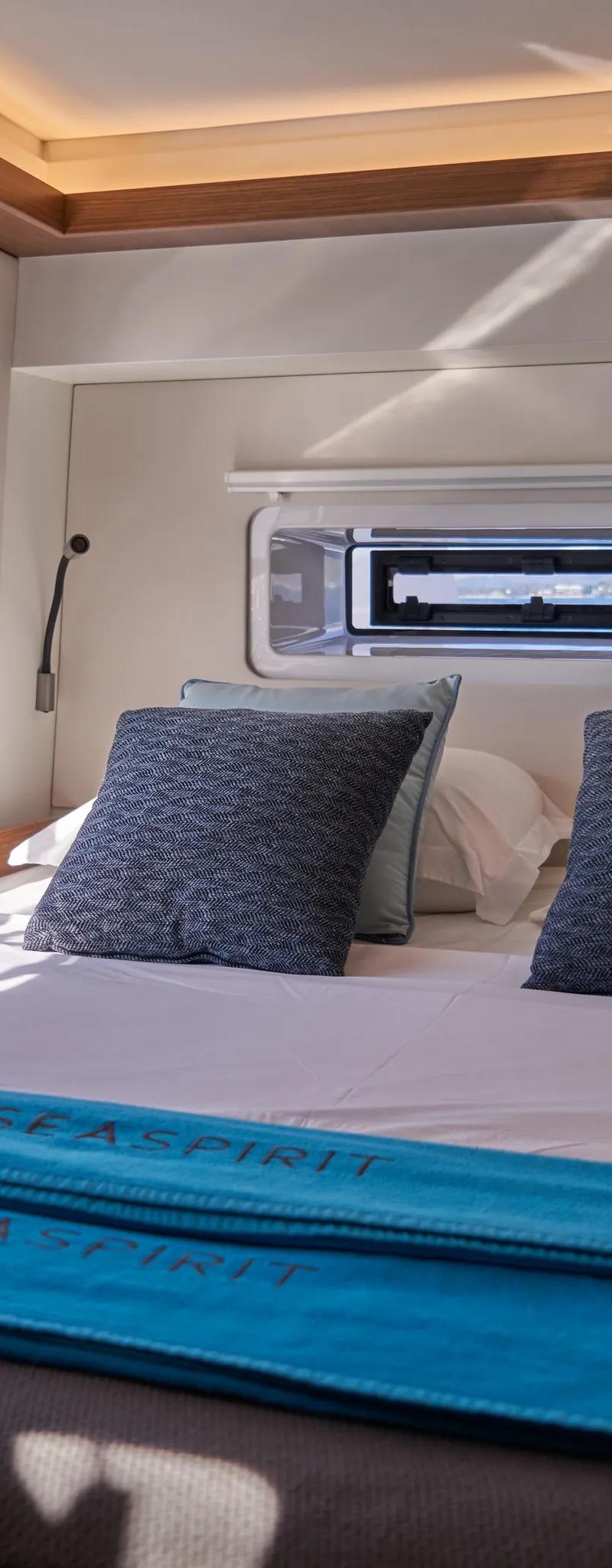 live-on-board-catamaran-in-mauritius.webp