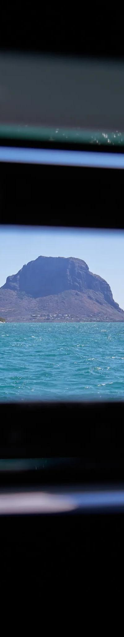 Catamaran Liveonboard Multi-day Experience Beach photo 2