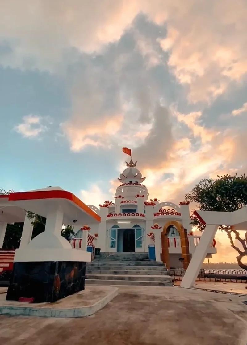Sagar Shiv Mandir Mauritius | Hindu Temple by the Sea in Poste de Flacq Beach photo 3