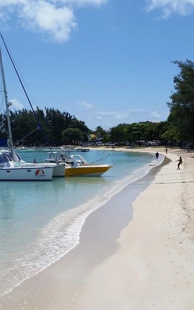 Grand Baie Beach photo 4