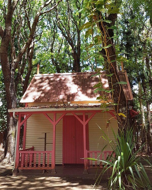 mahebourg-village Beach photo 9