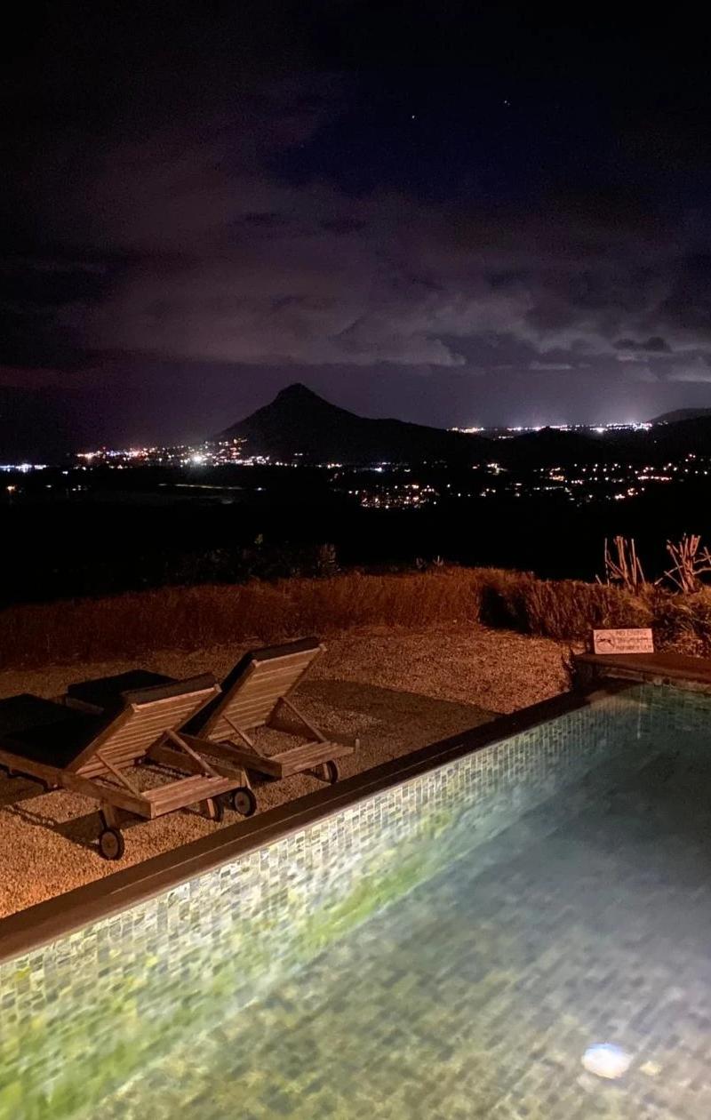peaceful-lakaz-chamarel-stay-surrounded-by-mauritius-mountains.webp