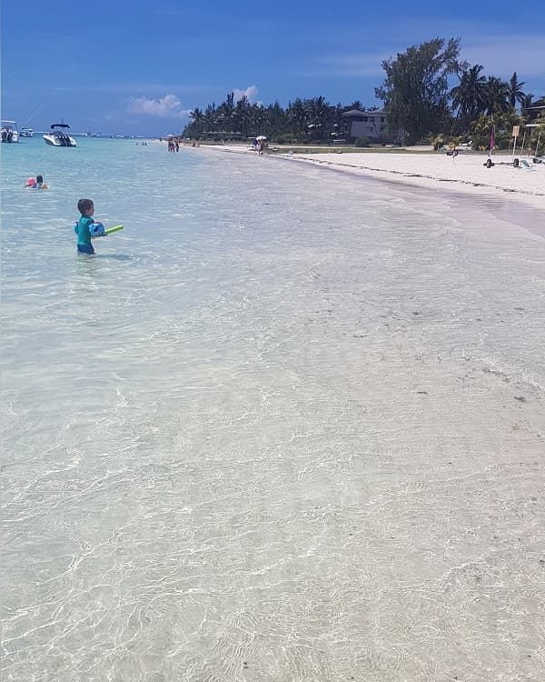 Scenic Pointe d’Esny in Mauritius, perfect for swimming, beach walks, snorkelling and relaxed south-east island photography.