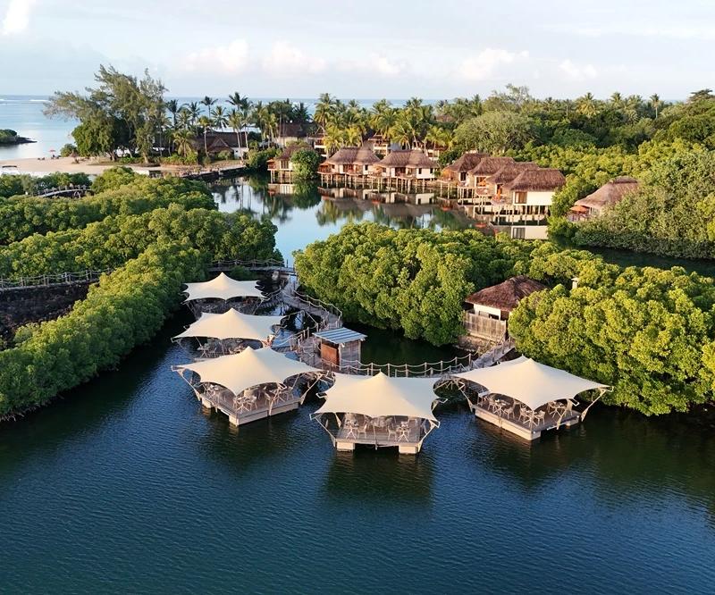 romantic-dinner-at-le-barachois-floating-restaurant-mauritius.webp