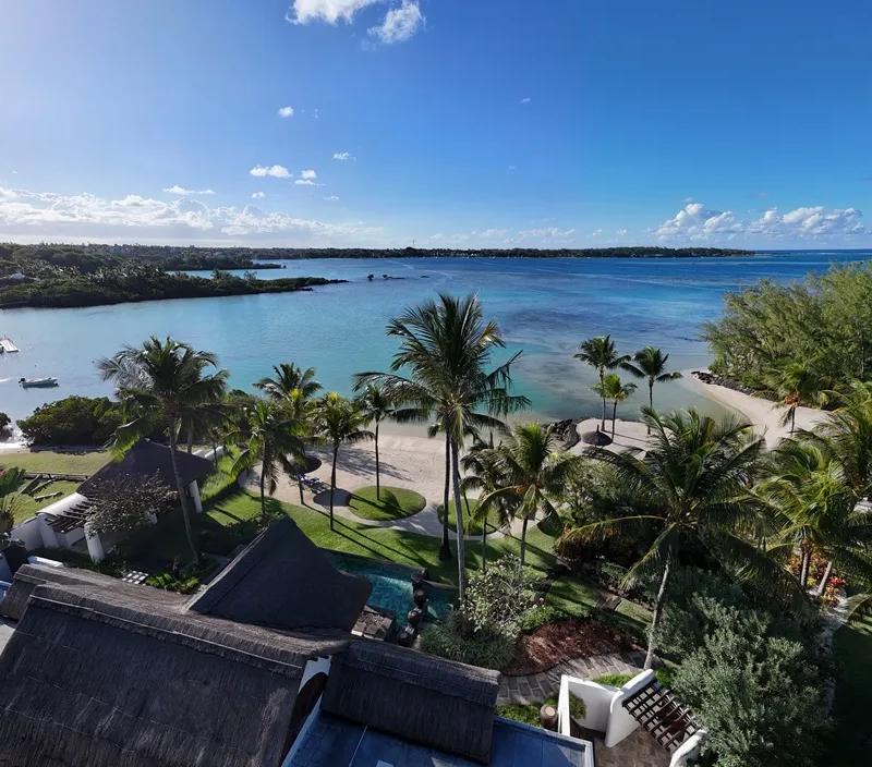 secluded-luxury-villa-with-a-private-garden-and-direct-access-to-an-exclusive-beach-in-mauritius..webp