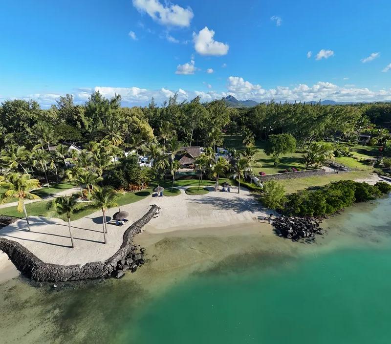 shangri-la-le-touessrok-luxury-villa-offering-exclusive-beach-access--a-coconut-garden-and-personalised-butler-service..webp