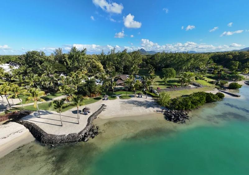 shangri-la-le-touessrok-luxury-villa-offering-exclusive-beach-access--a-coconut-garden-and-personalised-butler-service..webp