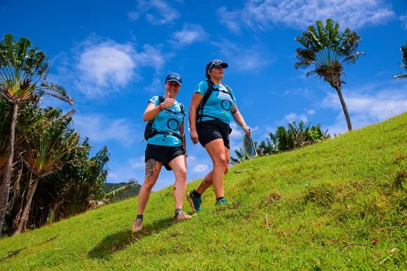 women-trail-running-through-lush-forest-landscapes-in-mauritius-during-femina-adventure--a-unique-women-s-sports-event..webp